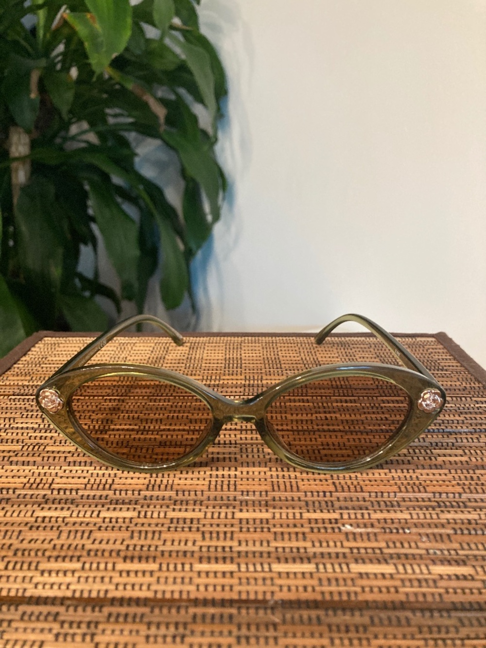 Gold Rose Accent Cat Eye Sunglasses (81097)